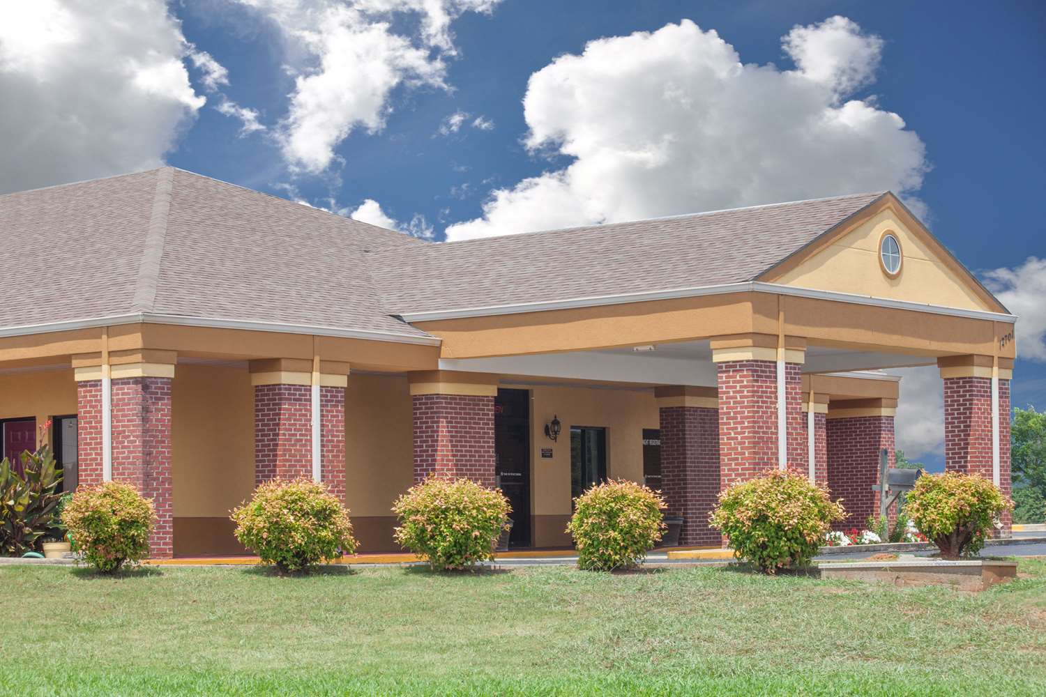 Days Inn by Wyndham Moulton 1/7
