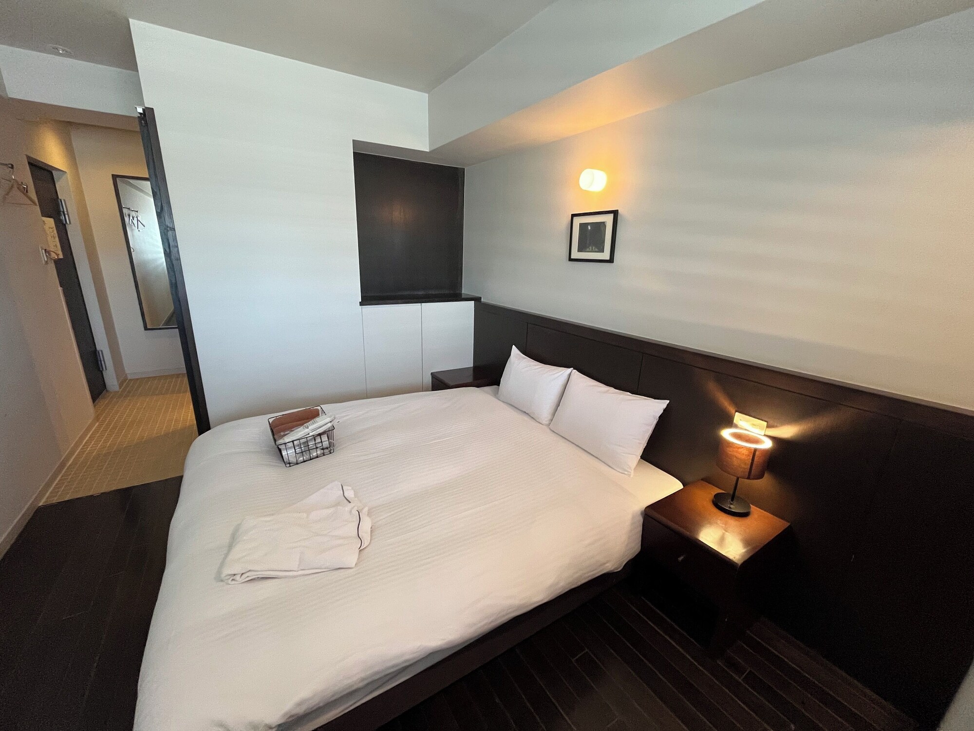 DELUXE, DOUBLE BED