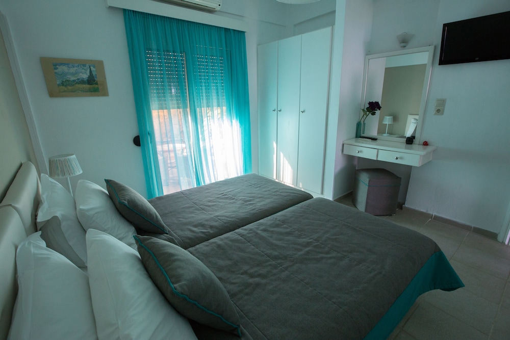 Pela Mare Hotel 34/77