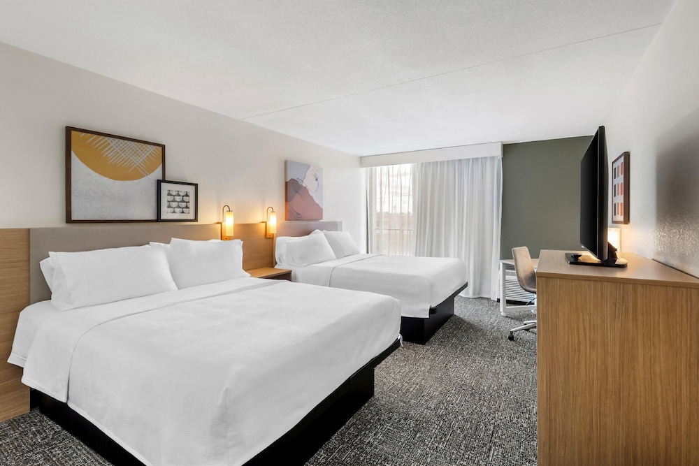 Spark by Hilton Akron Fairlawn 12/46
