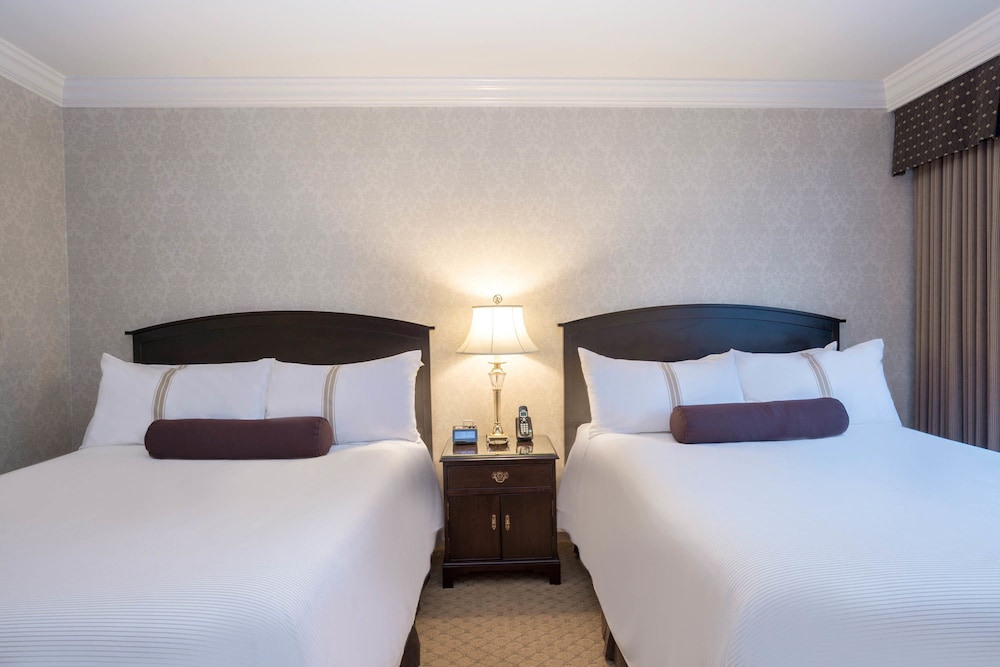 Sutton Place Hotel 21/55