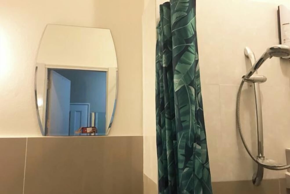 Kamin Bird Hostel 13/24
