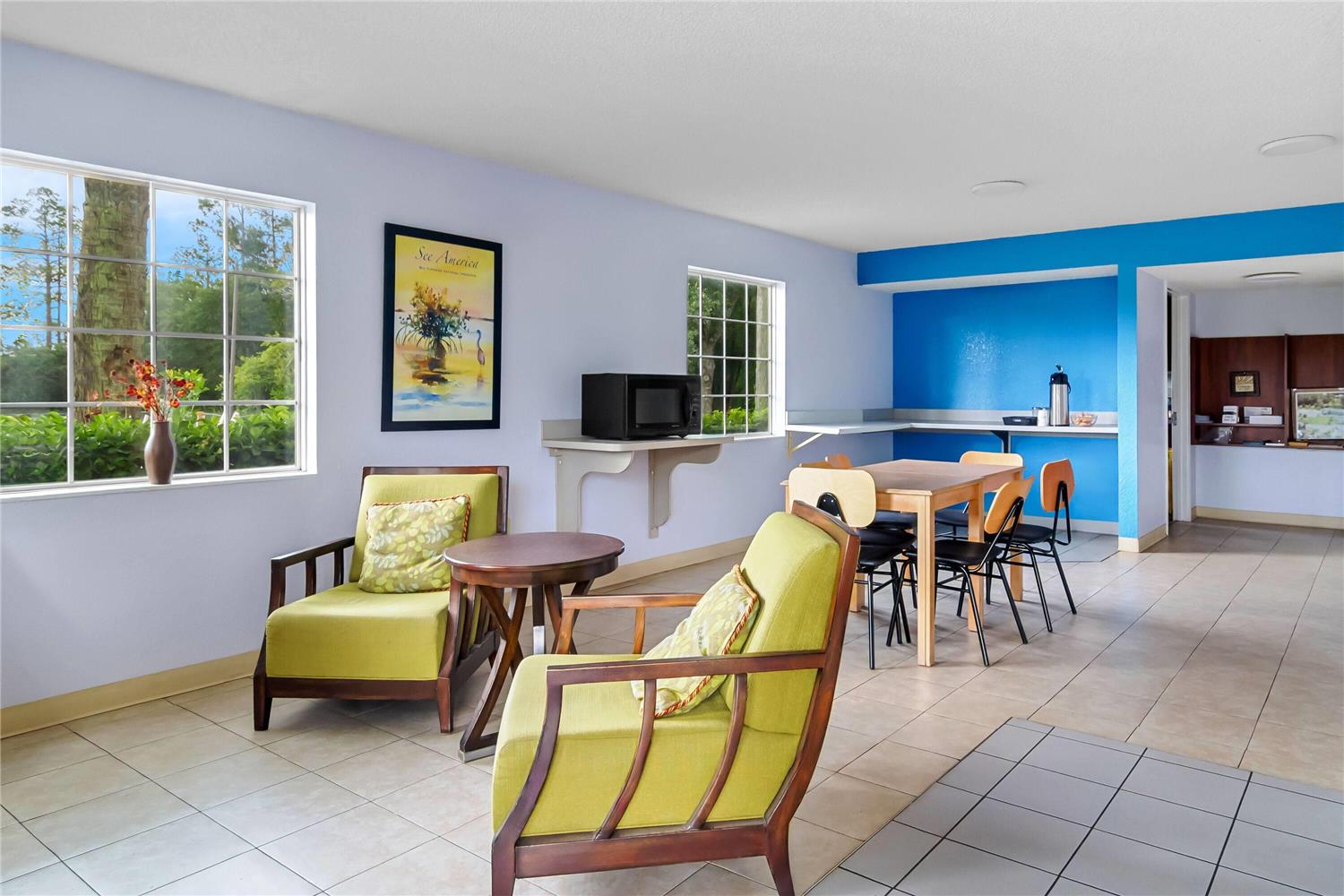 Travelodge Suites by Wyndham MacClenny 7/17