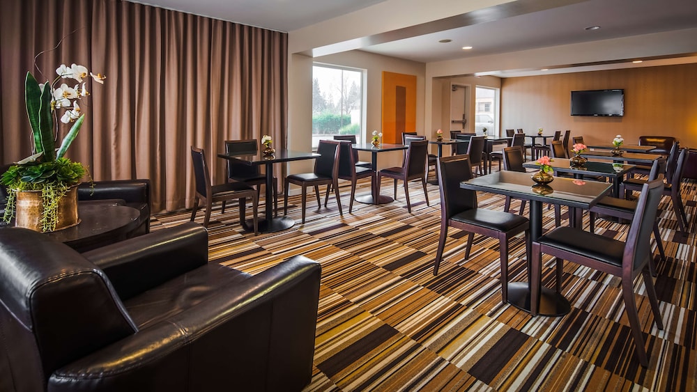 Best Western Plus Rancho Cordova Inn 41/63