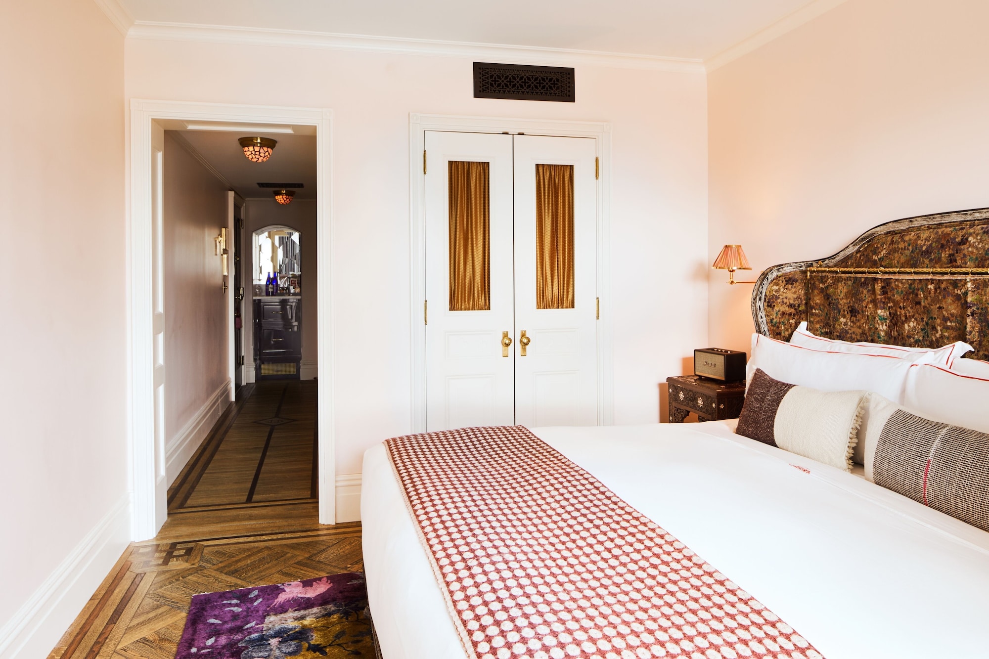 Chelsea, King Bed