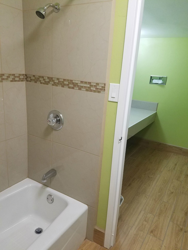 Americas Best Value Inn 10/11