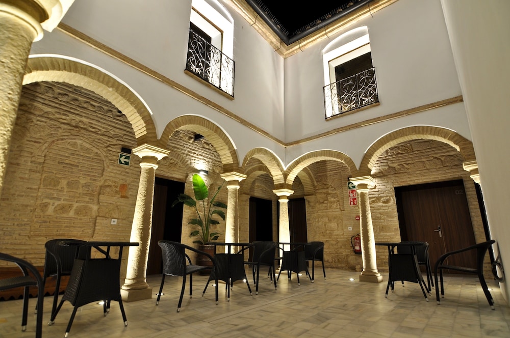 Patios Del Orfebre 50/64