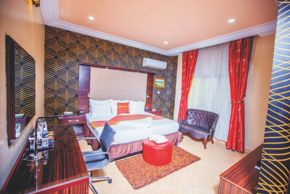 Eterno Hotels Limited 11/32