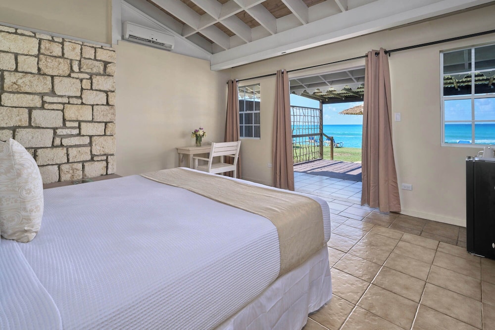BUNGALOW, KING BED, BEACH FRONT
