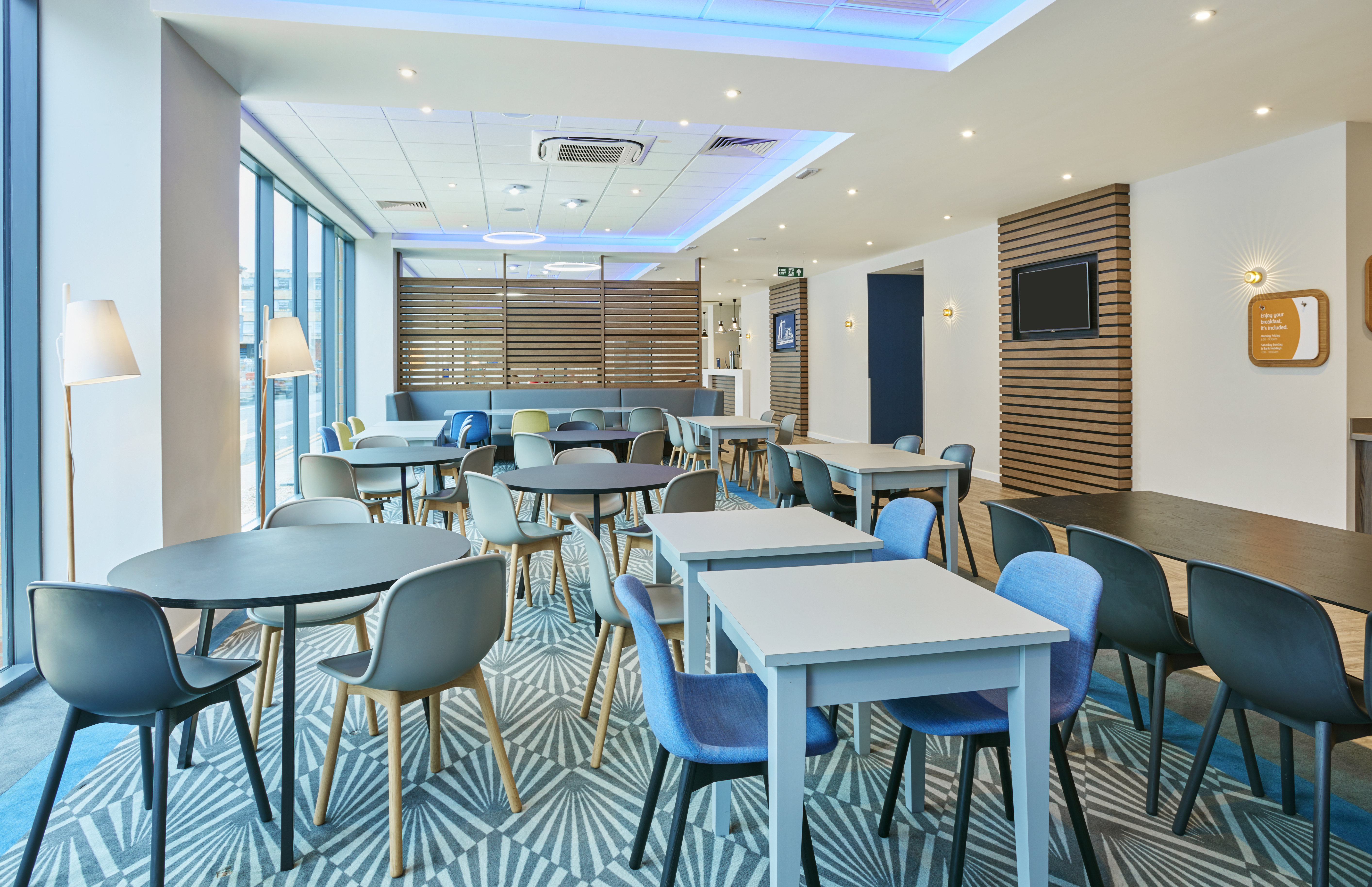 HOLIDAY INN EXPRESS GRIMSBY 26/35