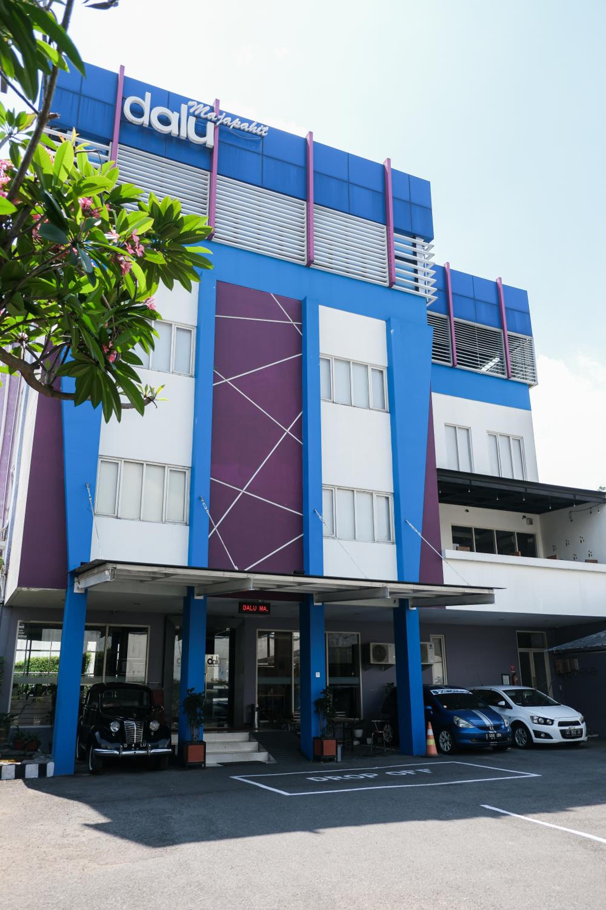 Hotel Dalu Semarang 3/50