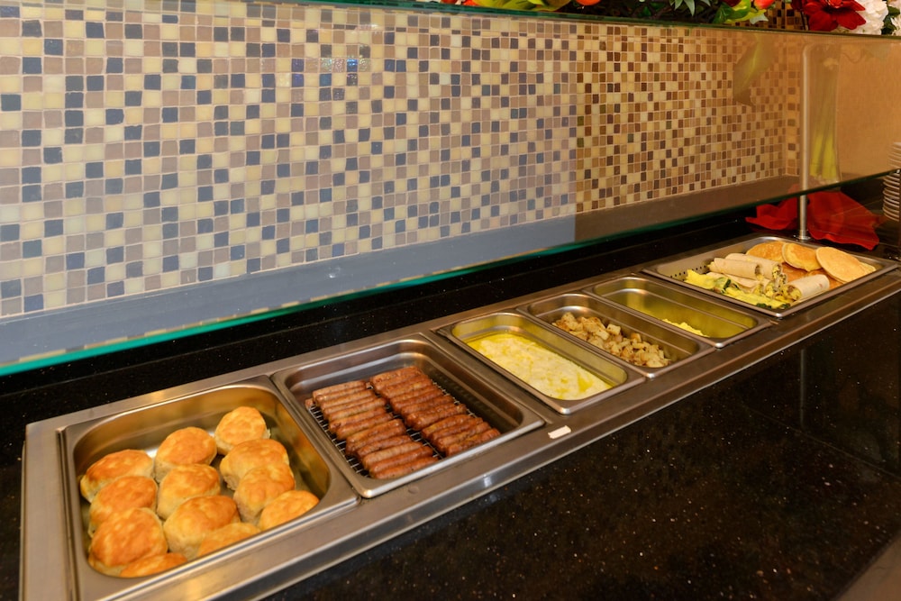 Holiday Inn Montgomery Airport South 28/80