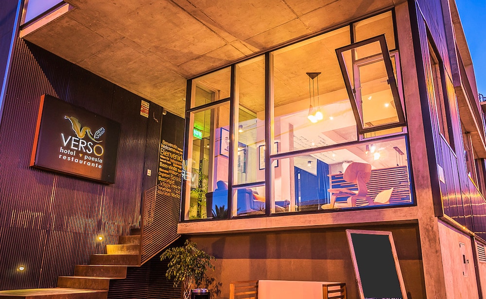 Verso Hotel 32/50