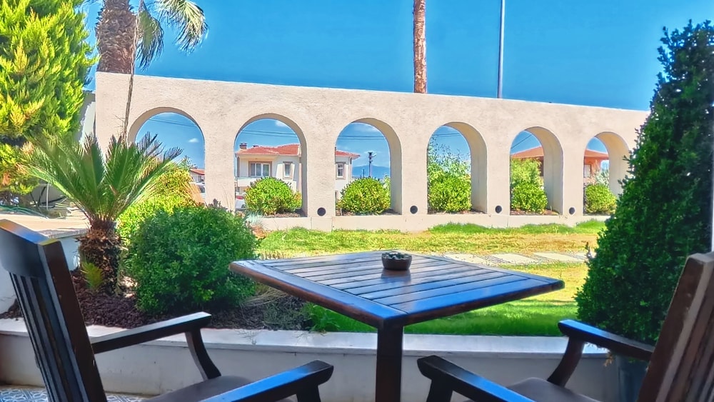 Cunda Dalyan Otel 40/49