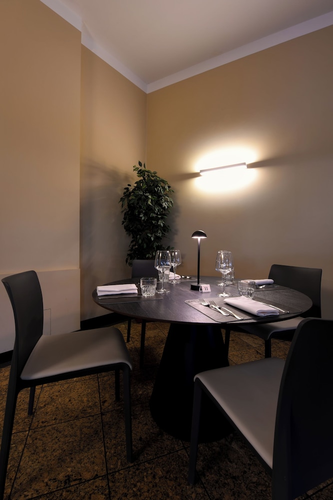 HOTEL INTERNAZIONALE 41/50