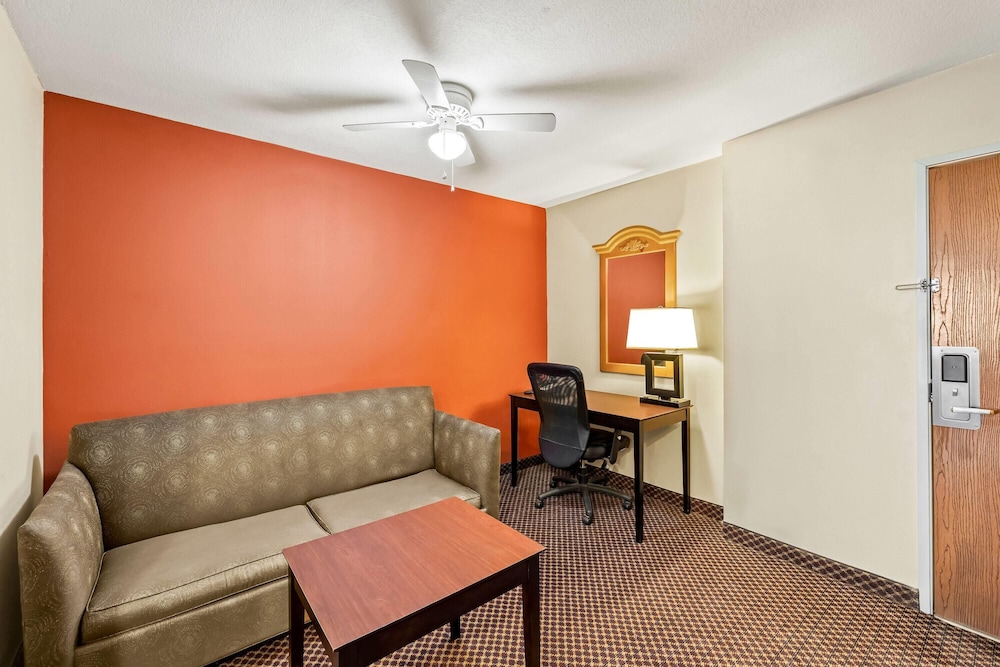 Super 8 By Wyndham Marana/Tucson Area 30/50