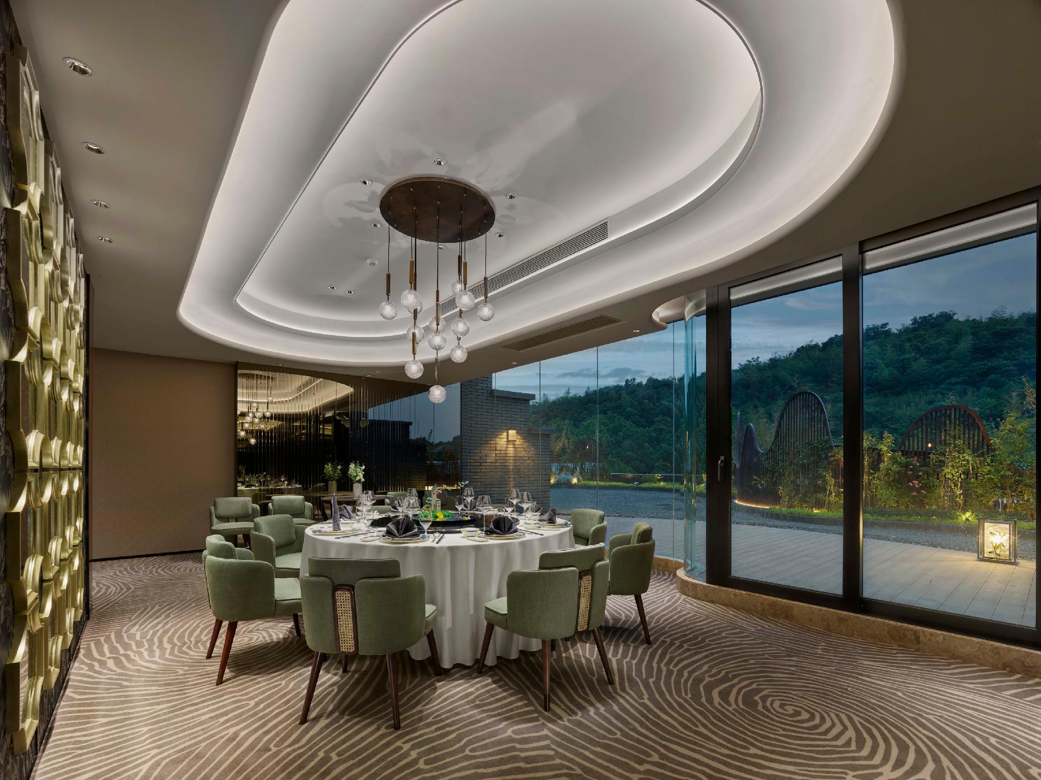 Hentique Resort & Spa 39/53