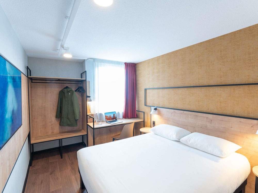 Ibis Orleans La Chapelle Saint Mesmin 18/64
