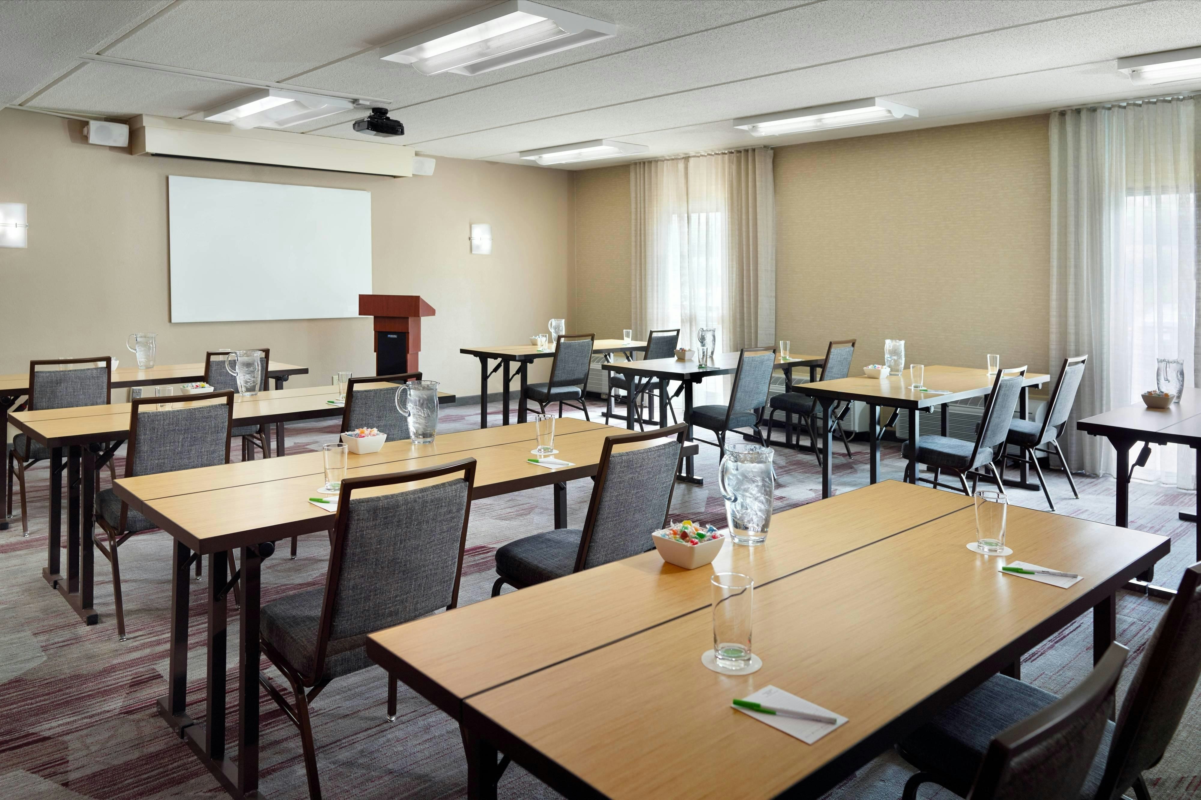 Courtyard By Marriott Raleigh Midtown 7/10