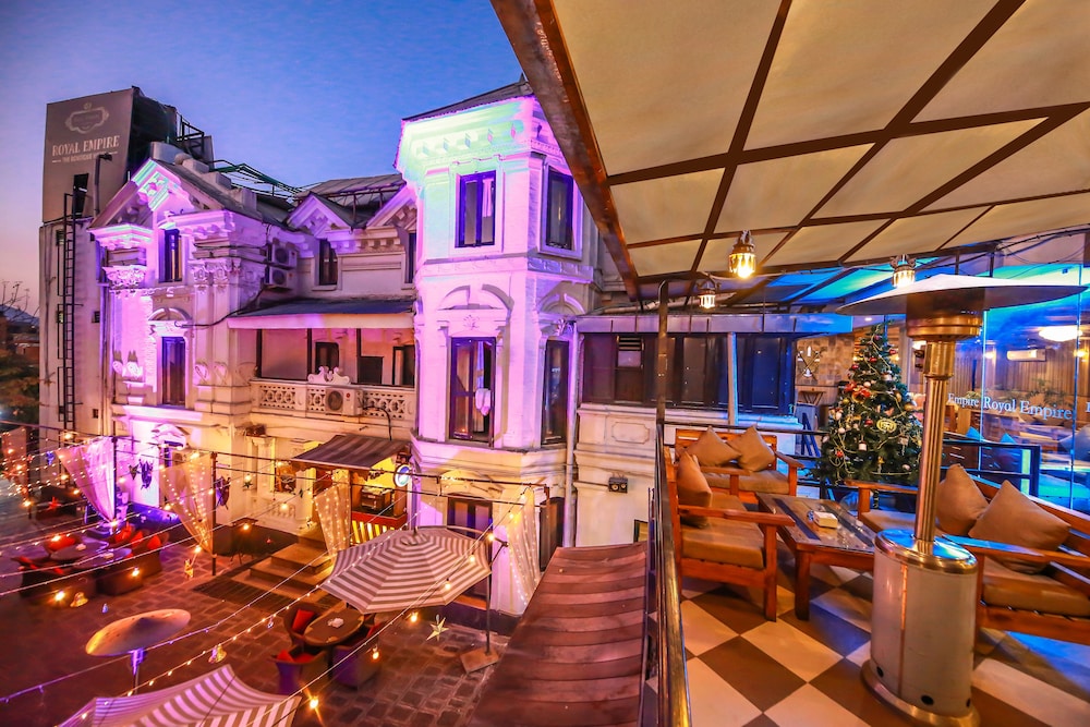 Royal Empire Boutique Hotel 45/47
