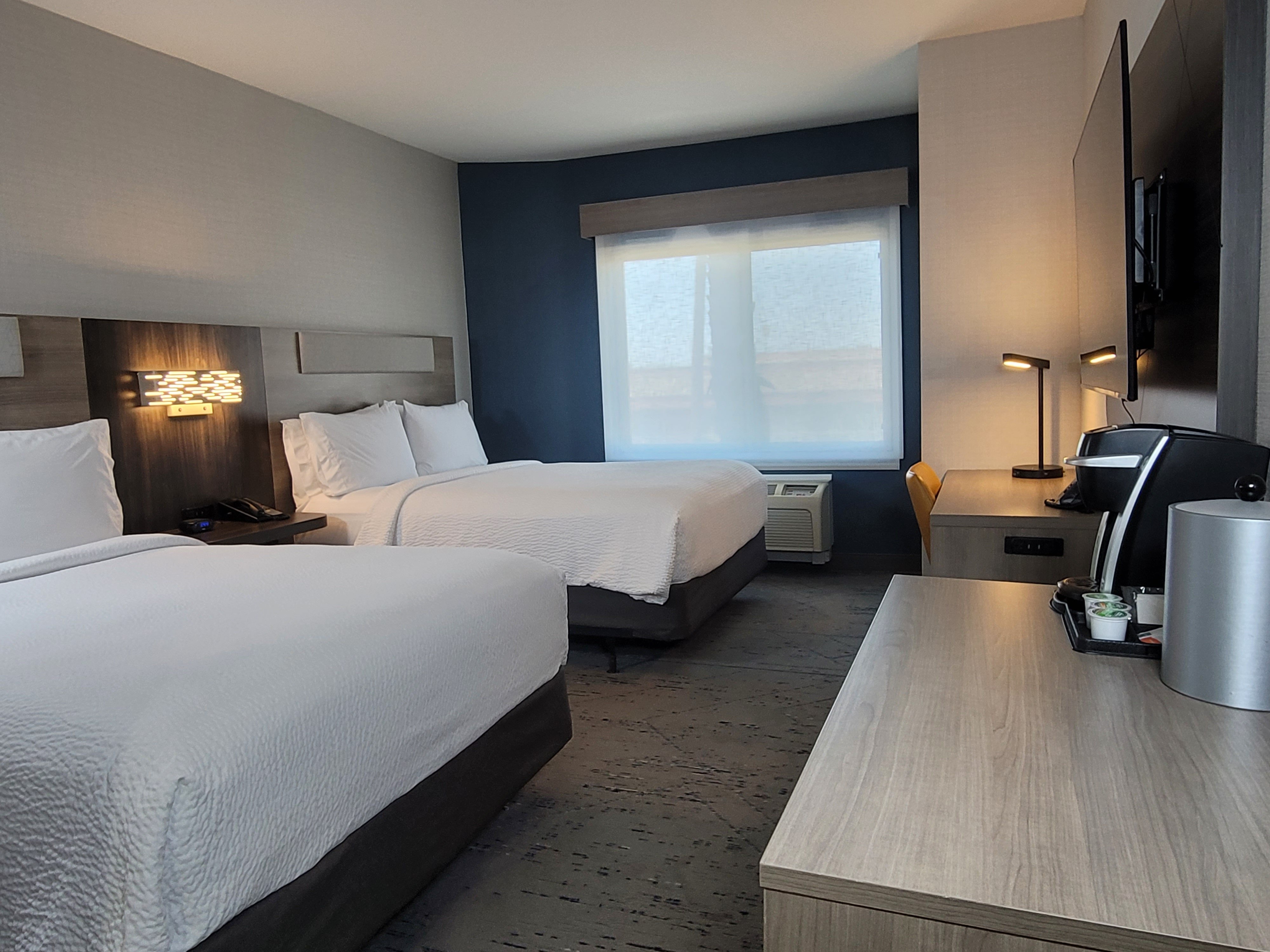 HOLIDAY INN EXPRESS SAN DIEGO SOUTH - CHULA VISTA 38/71