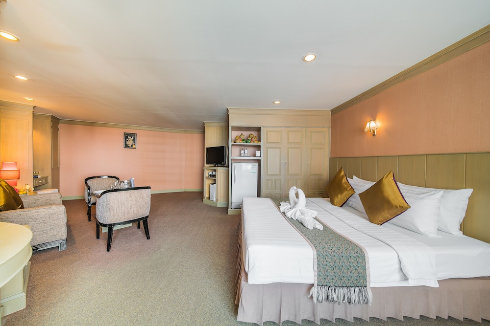 Mountain Beach Hotel 23/73