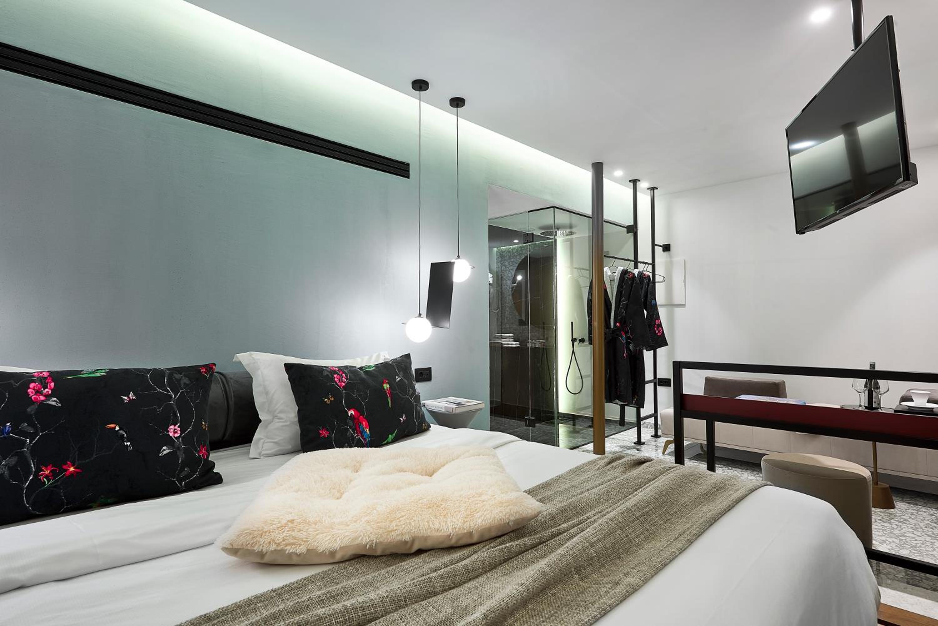 Superior, Suite, Sea View, Outdoor Jetted Tub