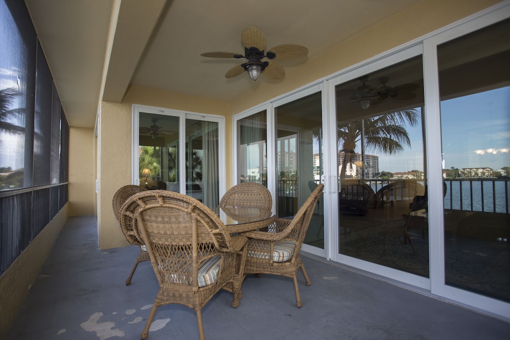Vanderbilt Beach Resort 35/65