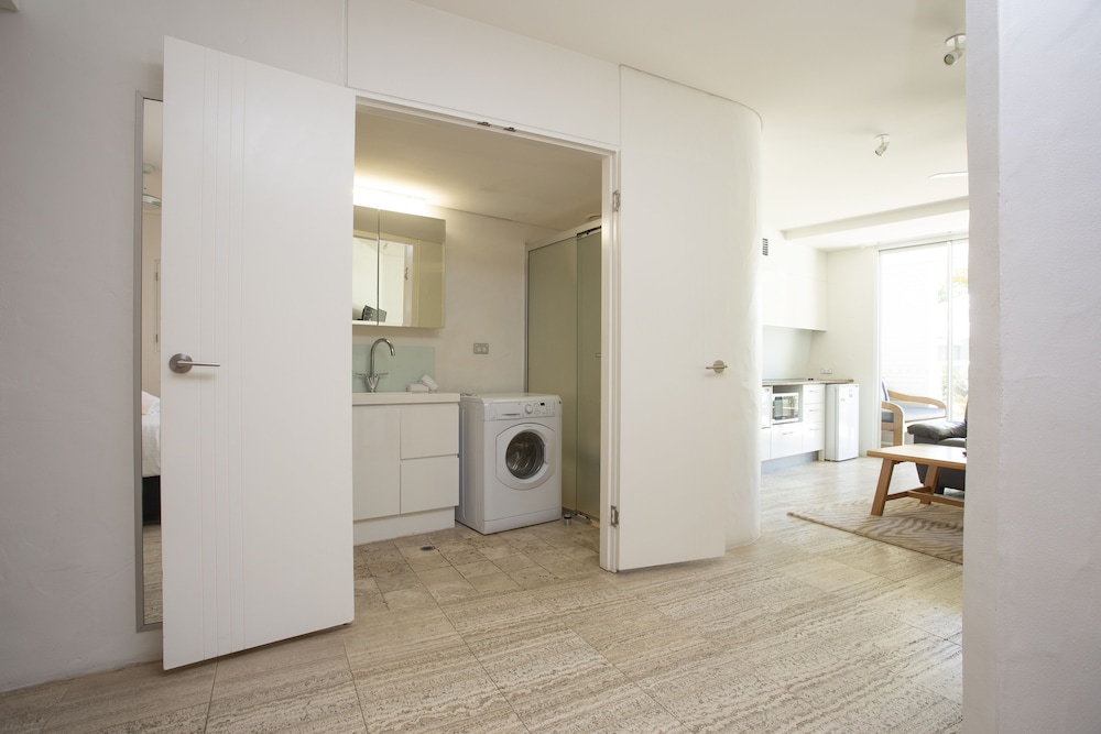 NOOSA BLUE RESORT 27/76