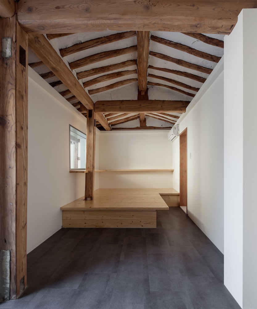 Hanok Residence Hotel Side 8/53
