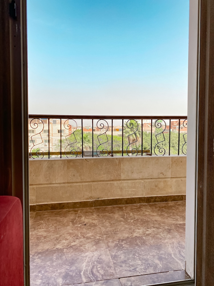 Best View Pyramids Hotel 72/74