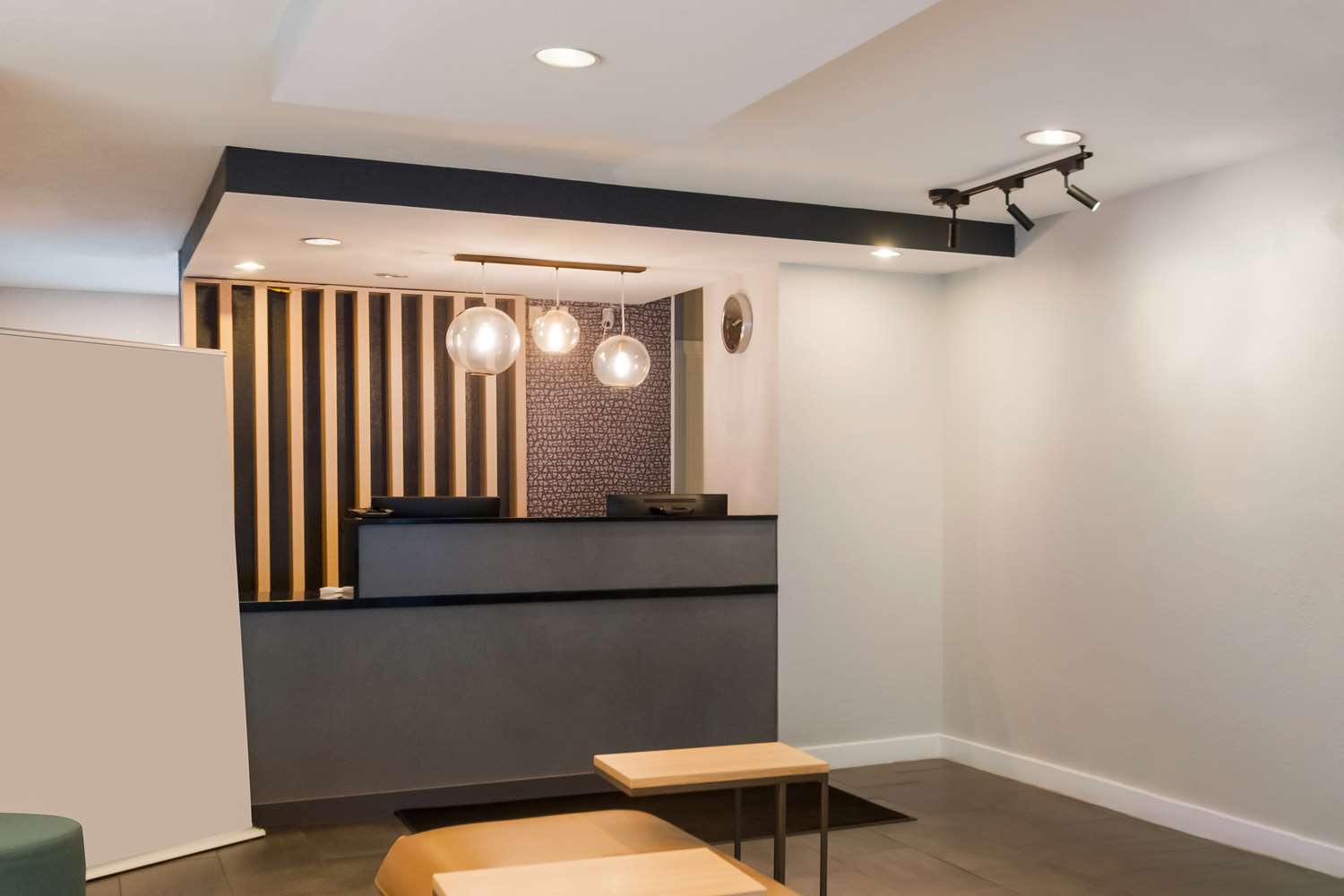 Sonesta Simply Suites Falls Church 2/18