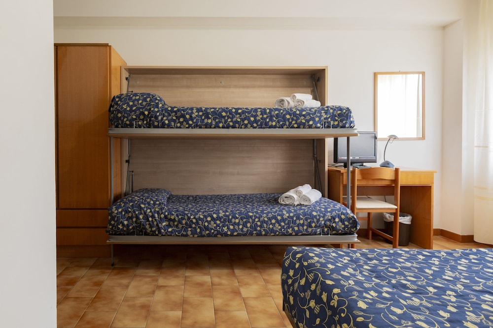 Hotel Catignano 34/50