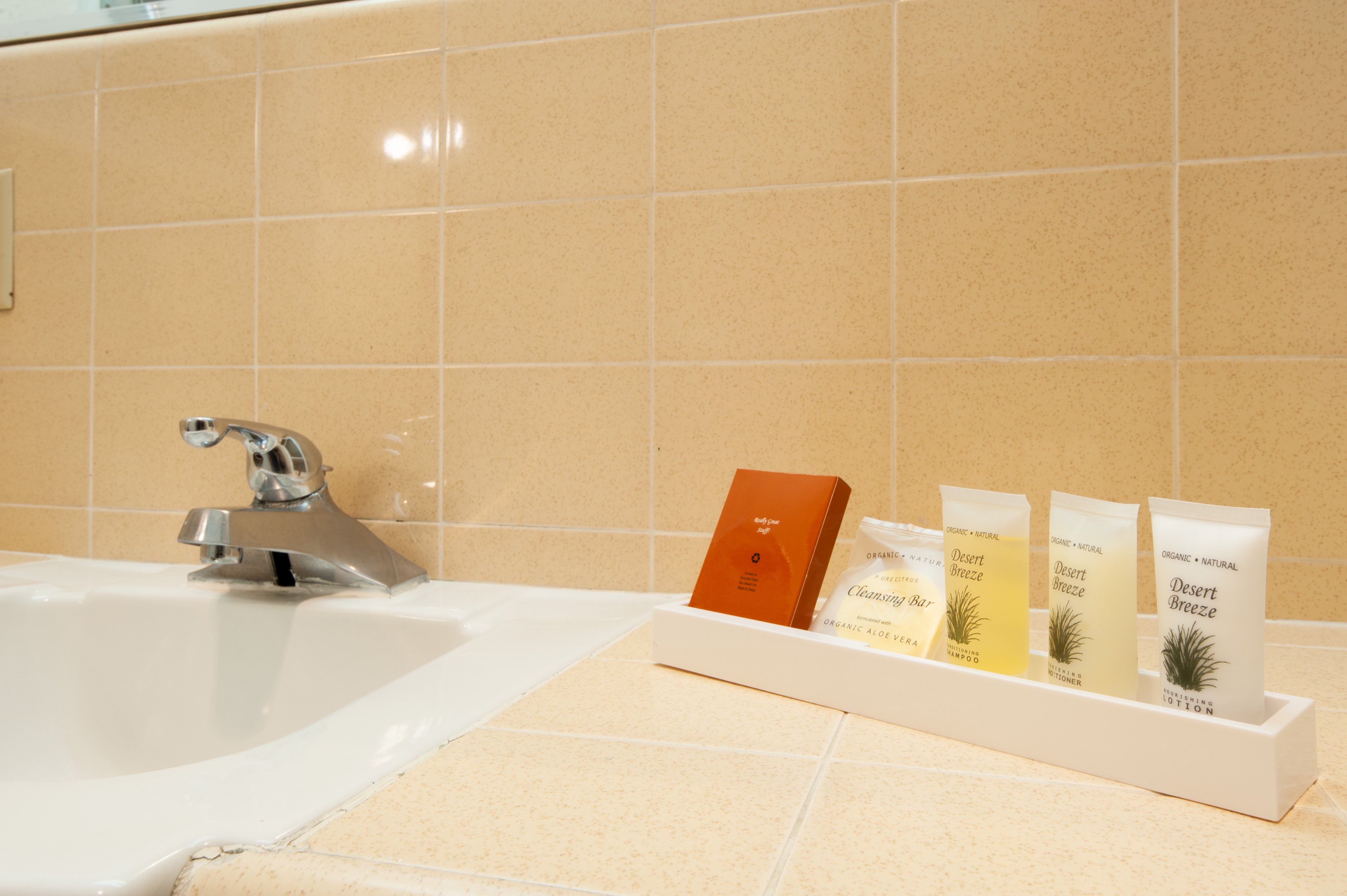 Studio City Court Yard Hotel 59/64