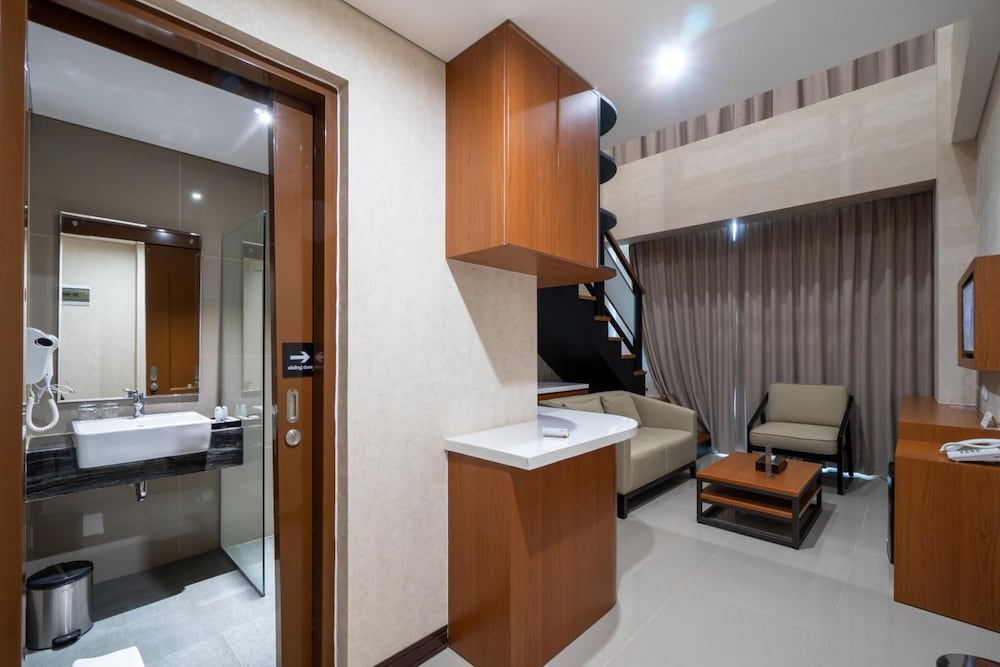 Braling Grand Hotel by Azana 53/58