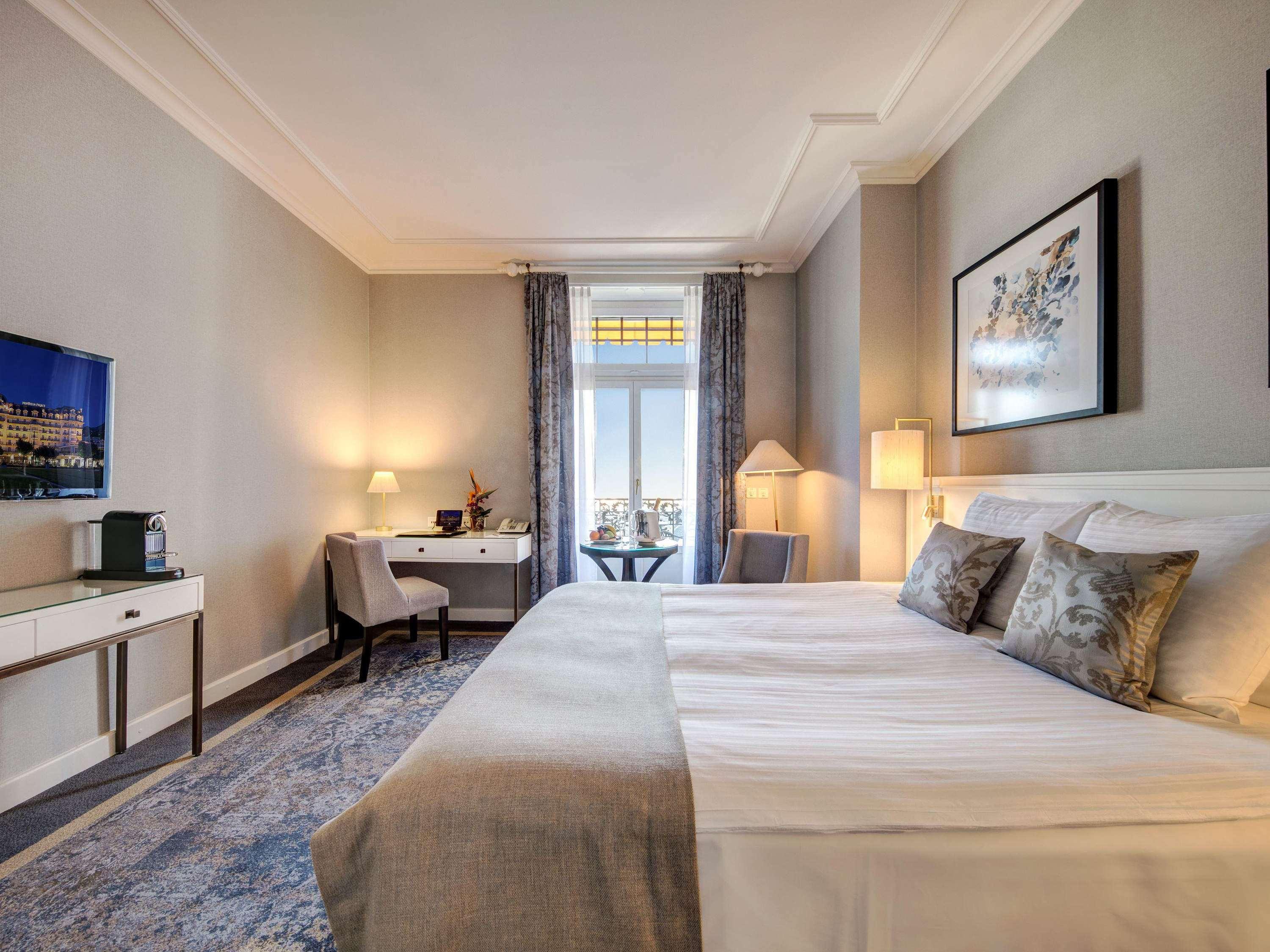 Deluxe, Double or Twin Bed