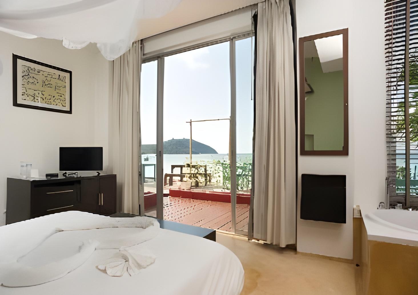 Room, Beach Front