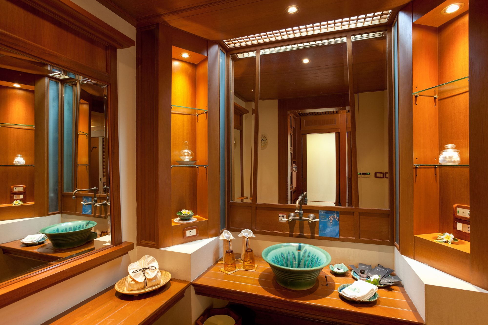 Swimming pool-spa