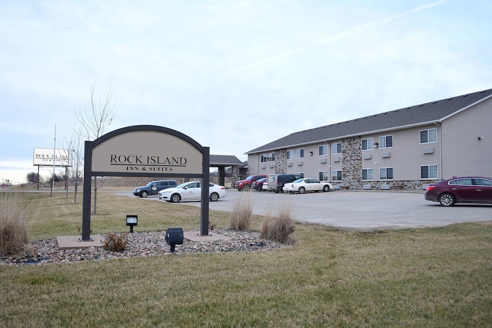 Rock Island Inn Suites 40/44