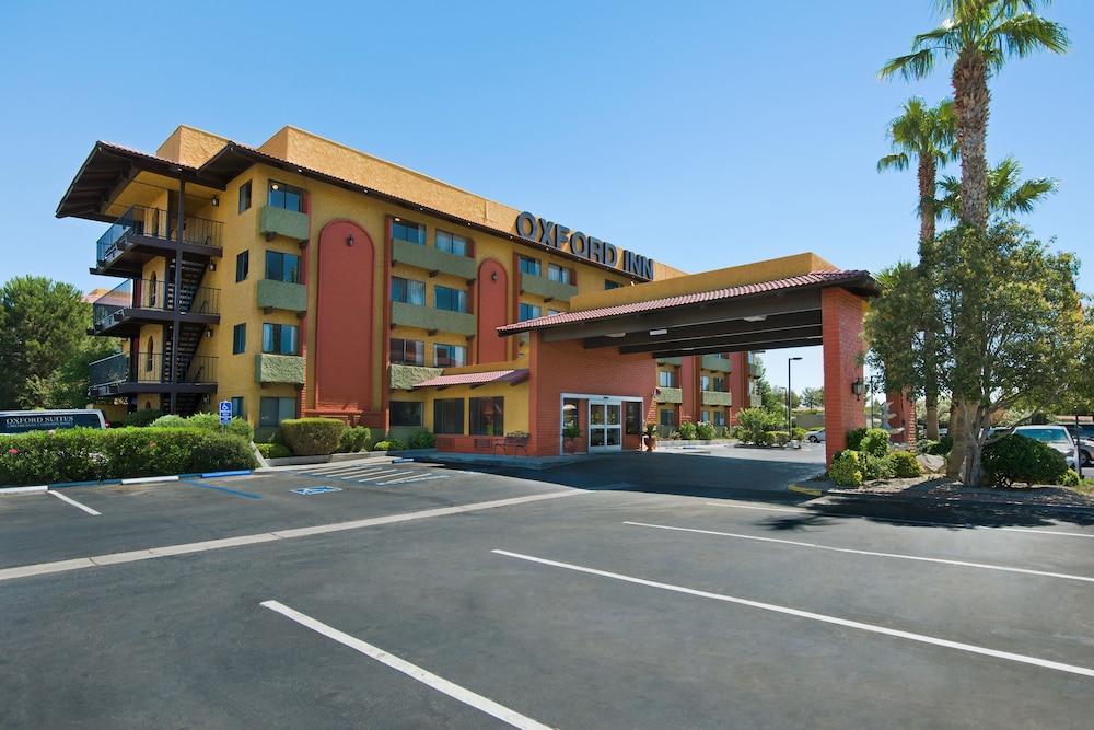 Oxnard Inn Lancaster, CA 49/59