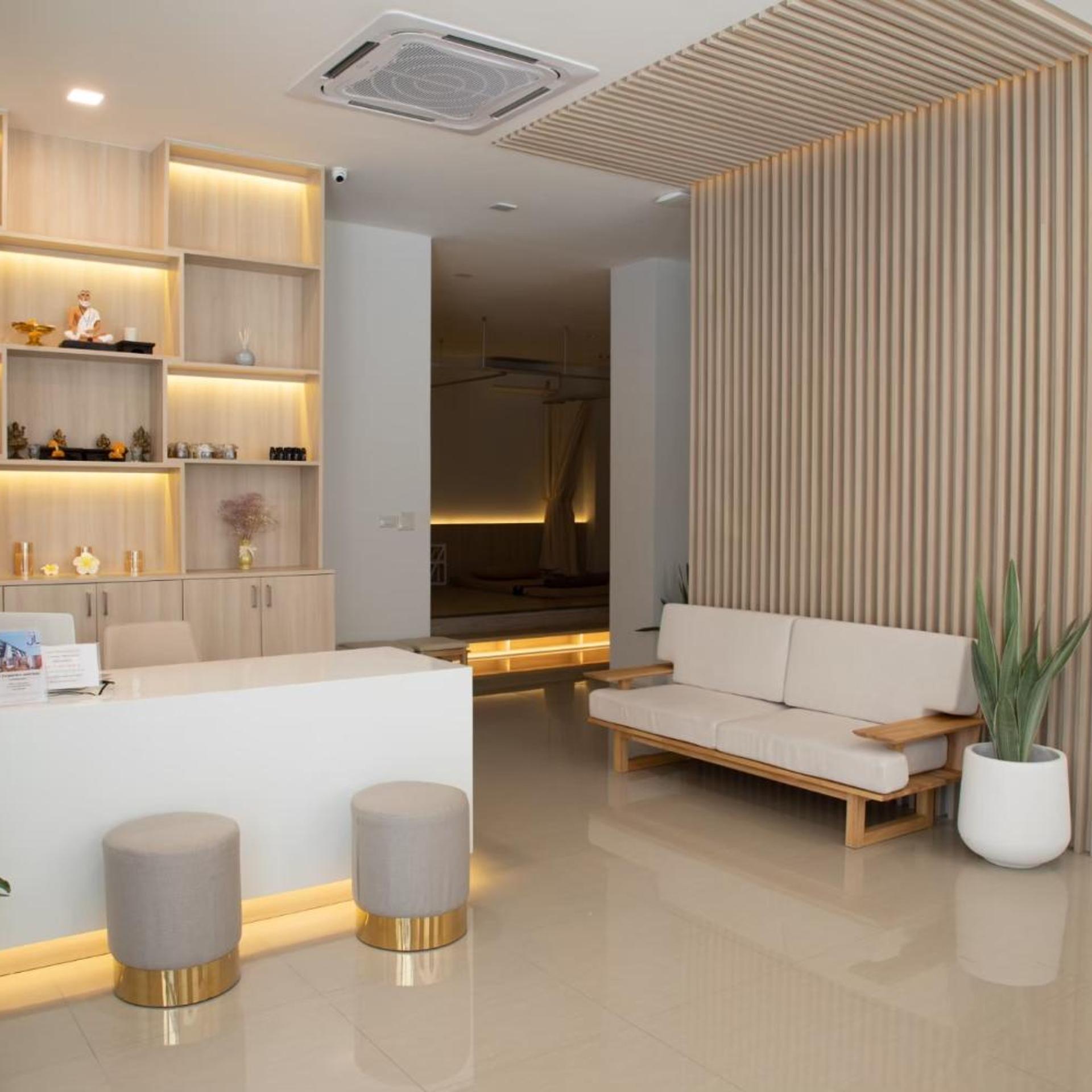 J and L Residence and Spa 19/24