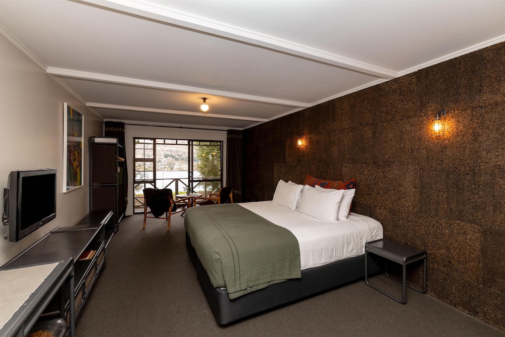 PREMIUM, KING BED, LAKE VIEW