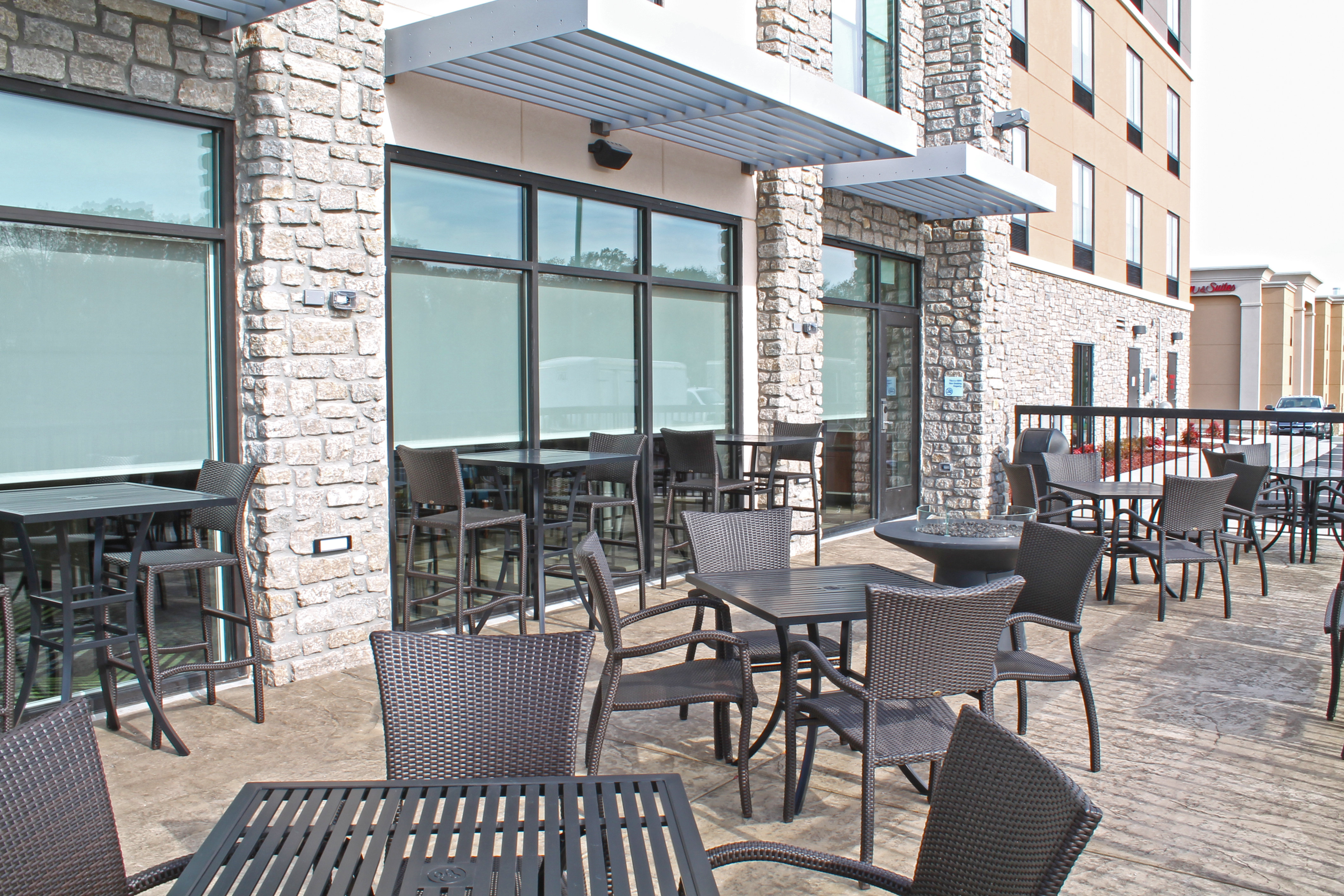 Holiday Inn Express Suites St Louis South I 55 32/52