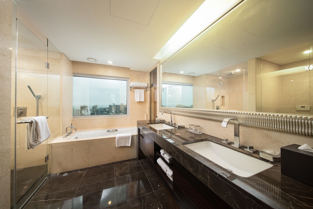 Premium, Suite, King Bed
