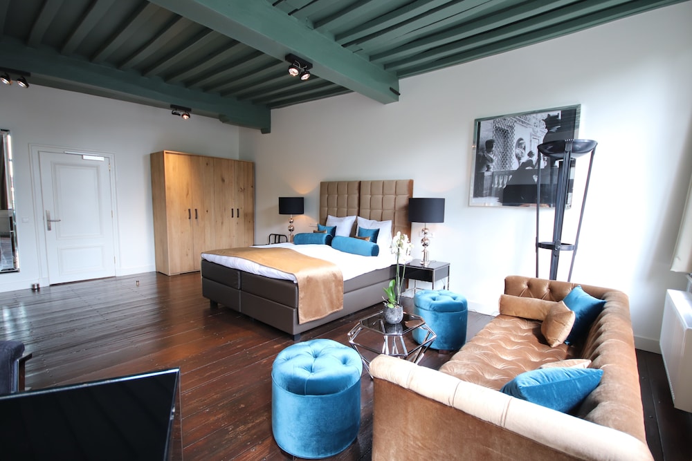 Steenhof Suites 26/50