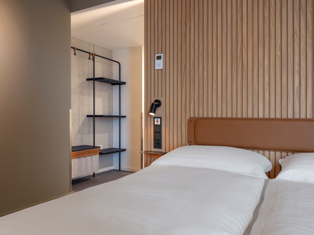 Zleep Hotel Hamburg Volkspark 8/17