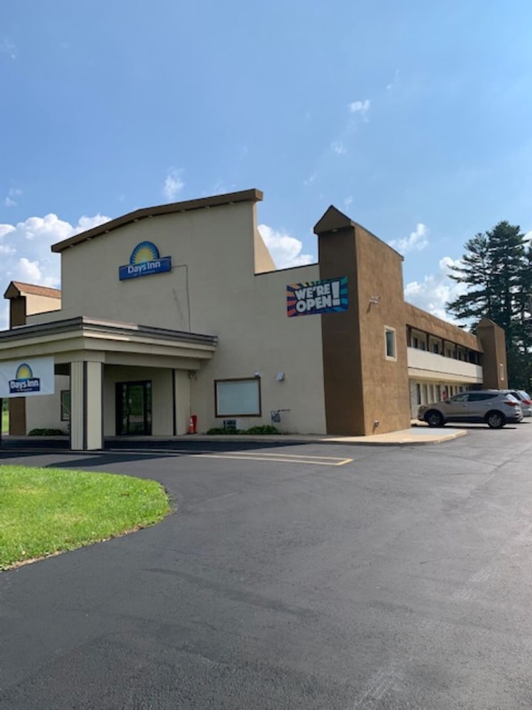 Days Inn by Wyndham Bellville Mansfield 2/30
