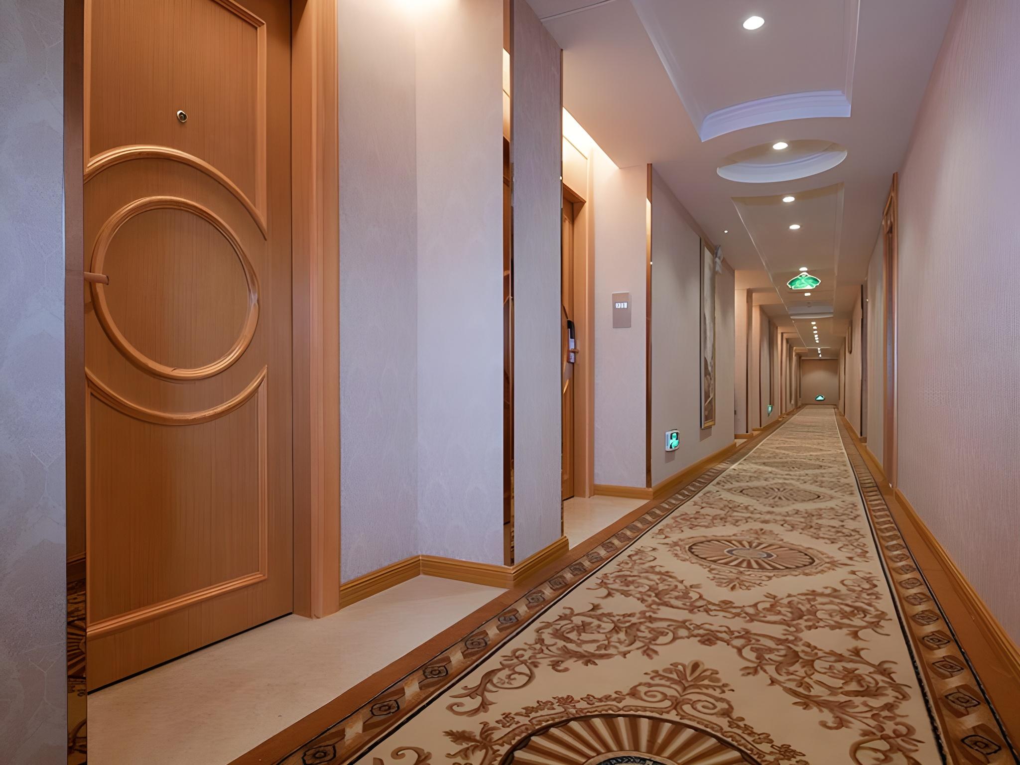 Vienna lnternational Hotel 25/39