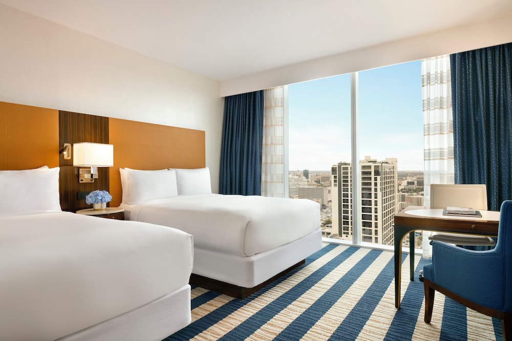 DELUXE, 2 QUEEN BEDS