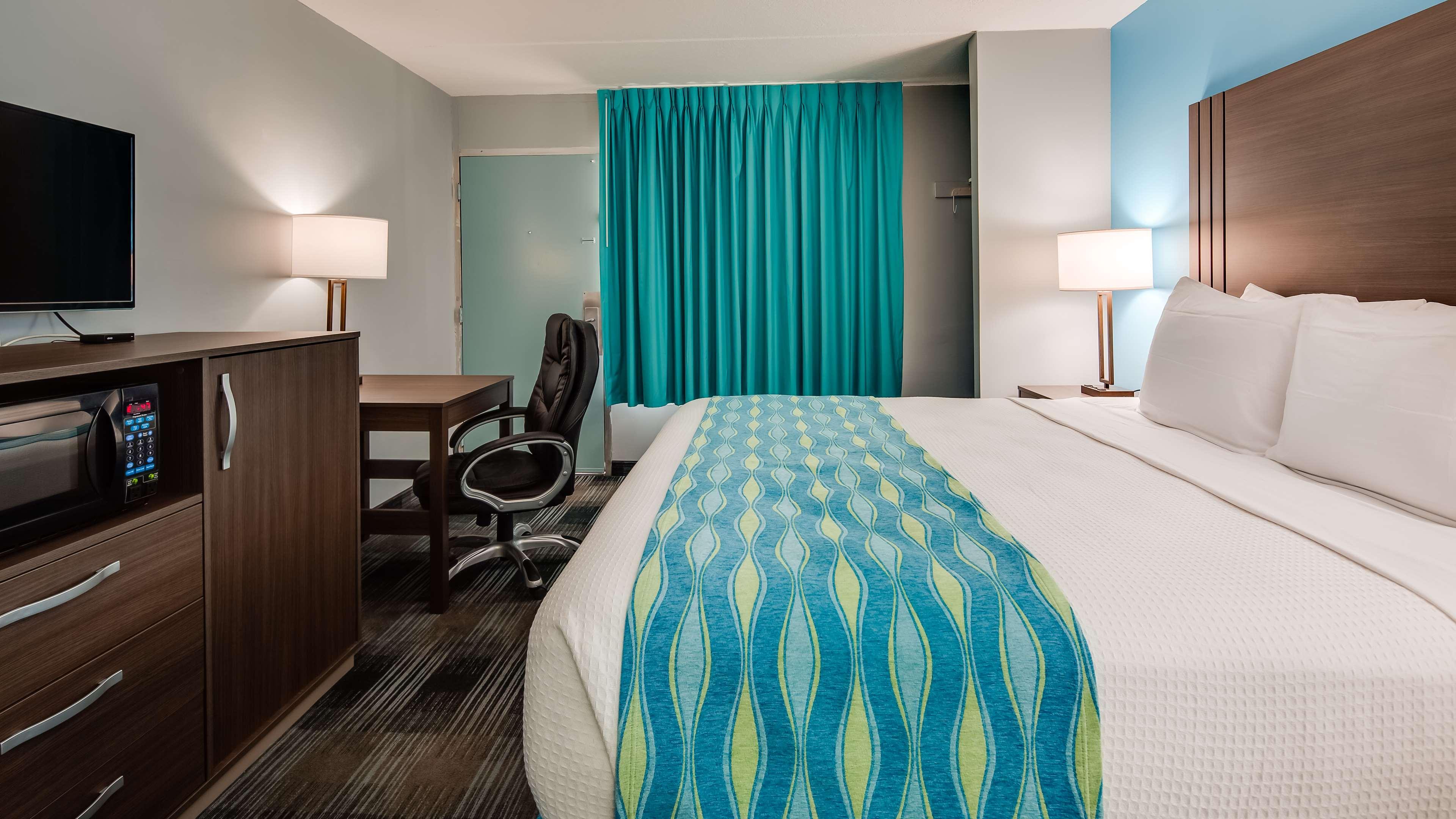 ROOM, KING BED, ACCESSIBLE